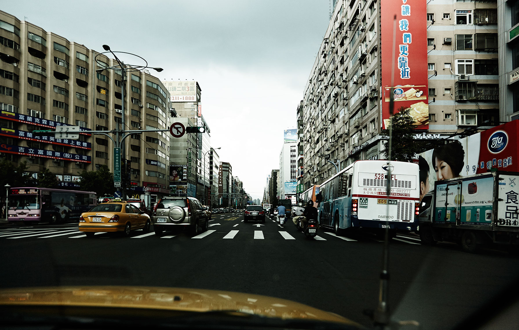 Taipei-street.jpg